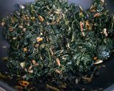 Foto langkah ke 3 dari resep Tumis Rebon Daun Lotes.