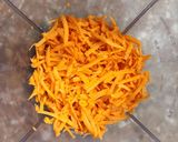 Foto del paso 1 de la receta: 🥕🥚Crepas de zanahoria 🥕2 ingredientes 🥕 Receta viral #2 🥚🥕