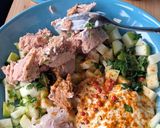 Une image de l'étape 2 de Salade de Thon, Tomates, Concombre et Pommes.