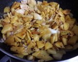 बटाट्याच्या काचर्या (batatyacha kachrya recipe in marathi) रेसिपी स्टेप 2 फोटो 