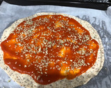 Foto del paso 1 de la receta: Pizza de jamón, lacón y queso havarti con pimientos y tomate cherry