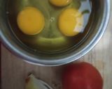 Foto langkah ke 1 dari resep Orak-arik Telur Tomat.