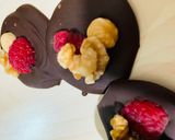 Foto del paso 5 de la receta: Medallones de chocolate de frutos secos y frambuesa 🍫🥜