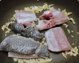 Hình bước làm 2 của món Canh cá lóc lá lốt