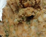 A picture of step 2 of Potato Paratha.