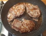 Gombás ragu alatt sült sajtos hús recept fázis 1 fotója