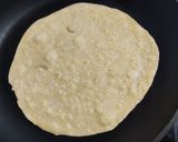 A picture of step 3 of Egg Chicken Roll.