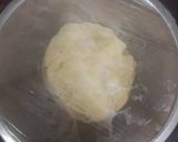 A picture of step 2 of Cheesy veg bomb.