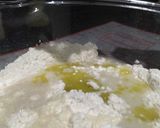 Foto langkah ke 2 dari resep Pizza Margharita, tanpa fresh basil > _ <.