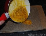 A picture of step 6 of Persian honey-saffron walnuts brittle(سوهان عسلی گردویی).