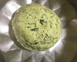 A picture of step 3 of Palak Paratha.