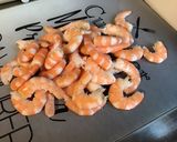 Une image de l'étape 1 de Crevettes marinées citron vert et épices façon marocaine.