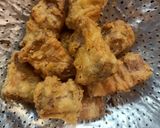 รูปขั้นตอนการทำที่ 1 ของ ผัดผงกะหรี่หมูกรอบ