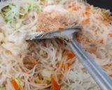 Foto langkah ke 3 dari resep Bihun goreng simple untuk isian gorengan.