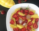 Foto langkah ke 4 dari resep Es mangga strawberry #EsZamanNow #cookpadcommmunity_bogor.