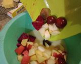 Foto langkah ke 3 dari resep Salad Buah Yakult.