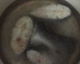 Hình bước làm 3 của món Canh chua cá hú, bông so đũa