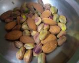 A picture of step 4 of Sheer khorma.