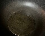 A picture of step 2 of Stir-Fried Eggs with Shrimp and Suki Sauce (Thai-Style, US Edition).