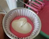 Foto langkah ke 5 dari resep Bolu kukus semangka.