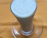 A picture of step 2 of 4 Minutes Banana Coconut Milk Smoothie.