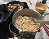 A picture of step 6 of Pasta with salmon and cream cheese.