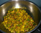 A picture of step 3 of Kanda Poha.