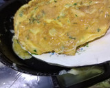صورة لخطوة 11 من وصفة فريت اوملت بالمعدنوس 🥚🍟☘️