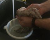 Foto del passaggio 1 della ricetta Marinato di Polpo, Wakame e cetriolo alla giapponese