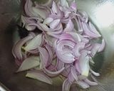 A picture of step 1 of Chicken korma.