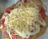 Foto langkah ke 6 dari resep Pizza murah meriah.