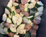 Une image de l'étape 1 de Courgettes et saucisses à l’Air Fryer.