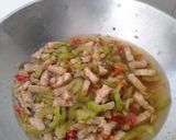 Foto langkah ke 3 dari resep 211. Pare Belut Kuah Santan.