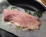 Foto del passaggio 5 della ricetta Pesce spada alla mediterranea su crema di finocchio