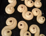 Foto del paso 4 de la receta: Bollos de Santa Lucía