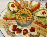 Foto del paso 3 de la receta: Ensalada de garbanzos “tierra y mar”