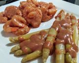 Foto del paso 2 de la receta: GAMBAS Y Espárragos blancos bañados en Salsa Rosa...!🦐