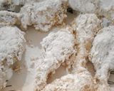 A picture of step 2 of Crispy fried Chicken Drum Sticks.