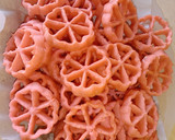 Foto langkah ke 10 dari resep Kue kembang goyang ala Mamah Memey.