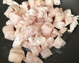 Foto del paso 3 de la receta: Pasta con pollo en crema poblana