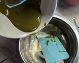 Foto langkah ke 6 dari resep Pistachio Basque Cheesecake.