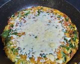 Foto langkah ke 4 dari resep Martabak mie daun kelor.