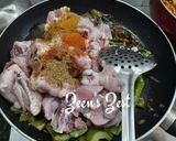 A picture of step 2 of Tawa Capsicum Chicken.