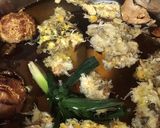 Hình bước làm 1 của món Giải nhiệt với la hán quả nấu với lê, bông cúc và đường phèn cực mát