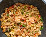 Gambar langkah 9 resipi Nasi Goreng Cina.