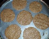 Foto del paso 5 de la receta: Galletitas de avena, con nuez y naranja, un poquito de chocolate