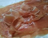 Foto del paso 5 de la receta: Bruschetas con jamón crudo y pesto