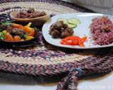 A picture of step 20 of Sumac-beetroo rice with meatballs.