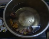 Hình bước làm 2 của món Lẩu mắt má heo