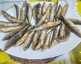 Foto del paso 4 de la receta: Xoubas (sardinillas) fritas en harina de maíz